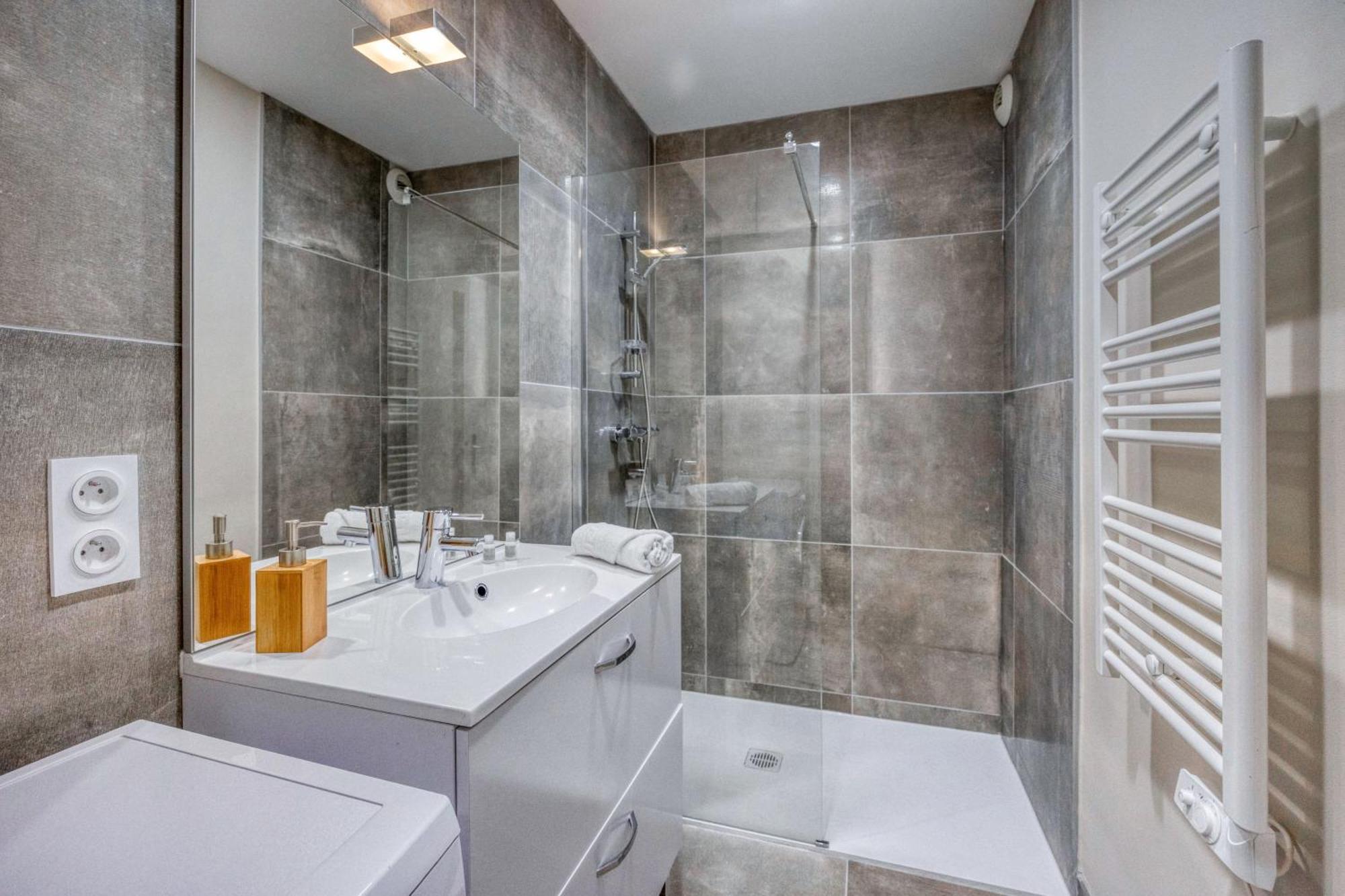 Le Bellevue - Gare De Grenoble Apartment ภายนอก รูปภาพ